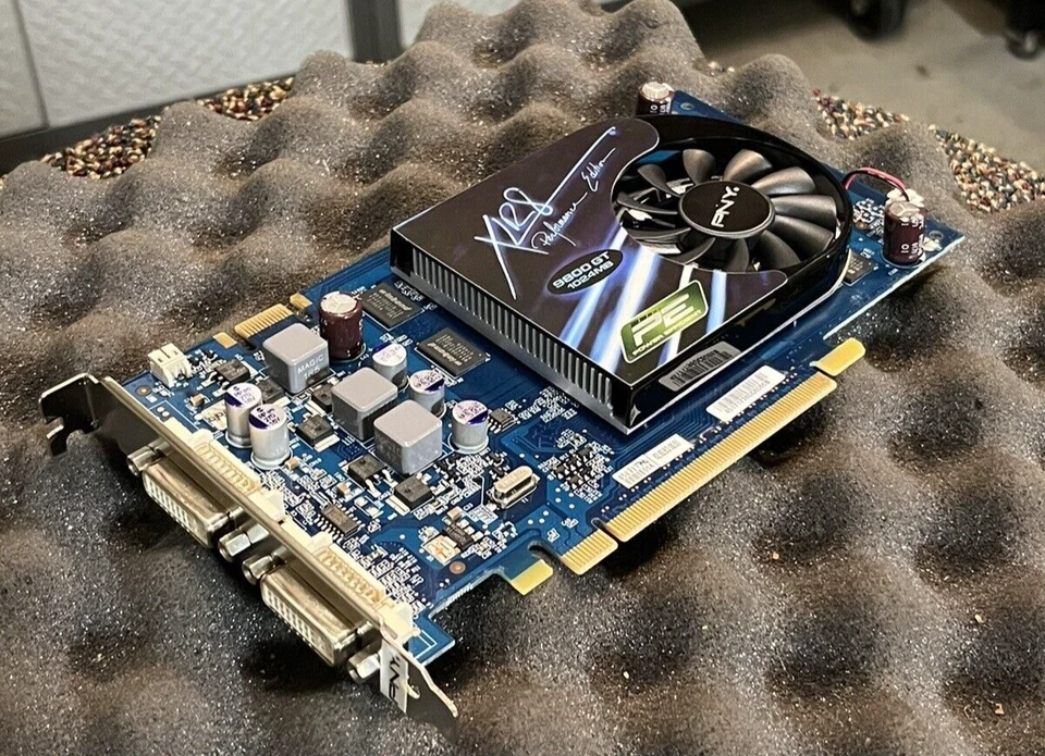 (1) TARJETA GRÁFICA PNY GeForce 9800GT 1GB GM98EEGN2F1GQ-0TE6ADA. Nuevo en caja. Foto 2 de 4