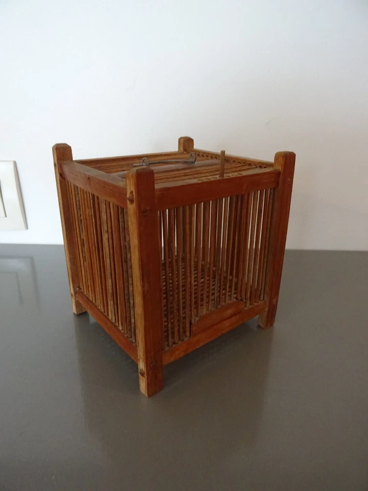 Ancienne Cage a Grillons en bois exotique Asie Art Populaire - Photo 2/4