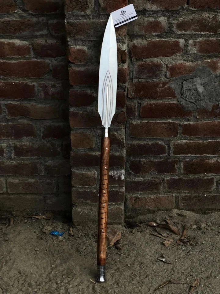 Lanza medieval forjada a mano con mango de madera | Arma de polo vikinga. Foto 4 de 4