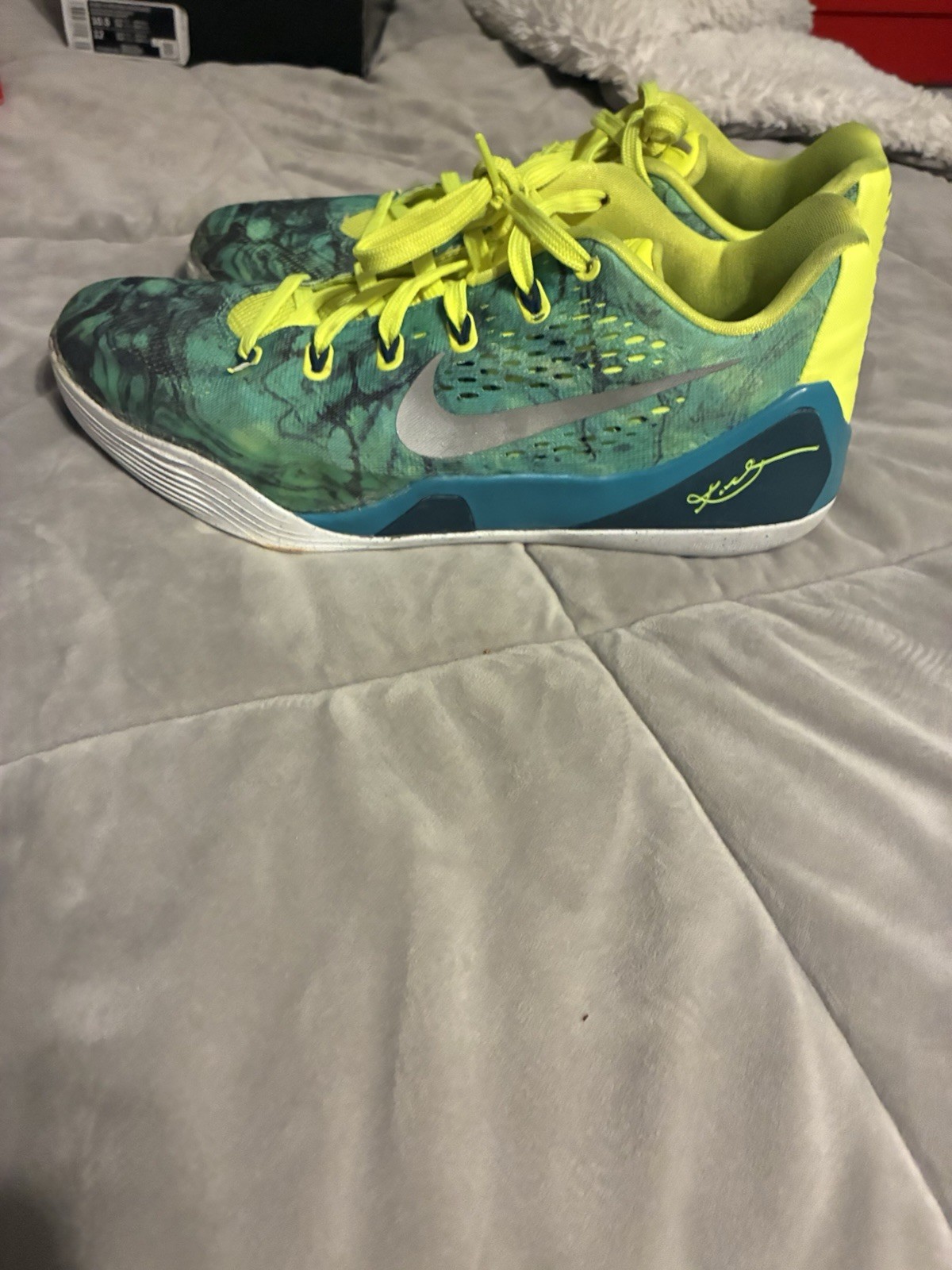 Kobe 9 Easter - image 3