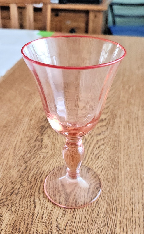 VTG Glastonbury Lotus Pink Glass Goblet or Wine Glass w/ Vertical Panels 5 1/2"