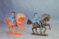 2 x Jean Höfler Vintage Elastolin Wild West Mounted 7th U.S. Cavalry Troopers.