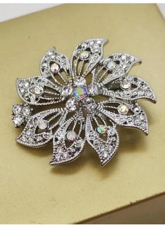 Broche flor filigrana cristal transparente tono plata Foto 2 de 4