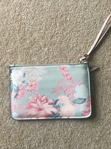forever new floral clutch - Picture 2 of 2