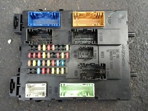 2016 Ford Focus ST Body Control Module Computer BCM Fuse Box