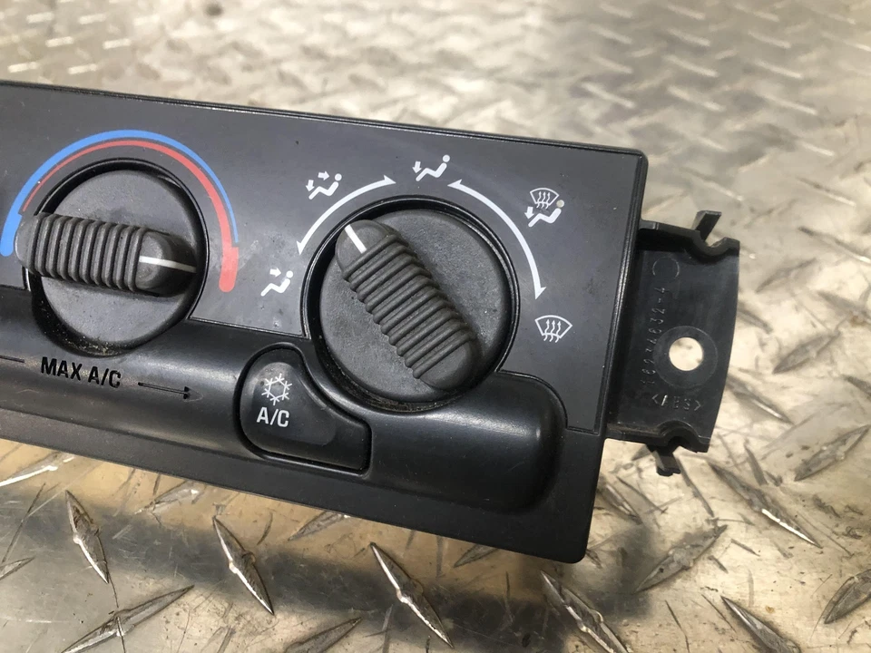 1999-2002 Chevrolet Silverado Sierra Climate Control Assembly Oem Tested - Imagem 4 de 4