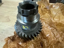 Land Rover Defender / D1 Gear Mainshaft Auxiliary Drive 28 Tooth LT230 transfer