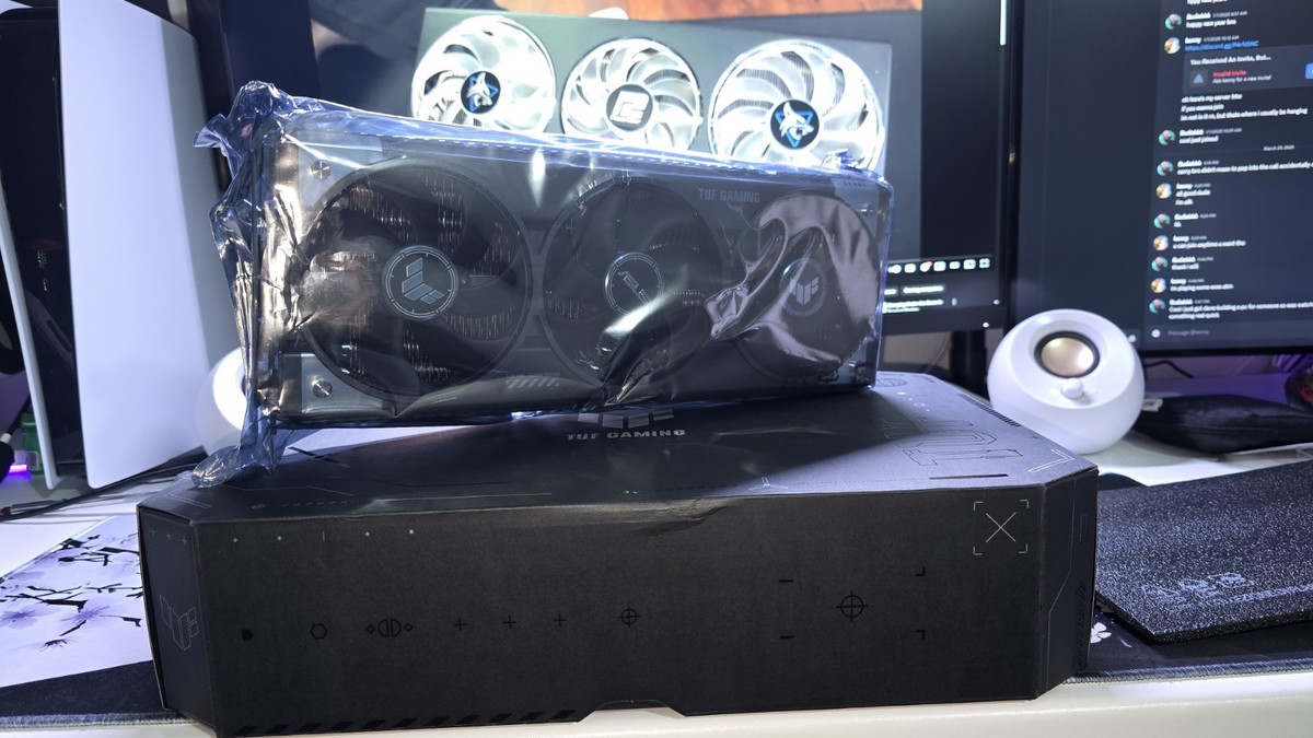 ASUS TUF Gaming GeForce RTX 5080 16GB GDDR7 OC Edition ASUS TUF Gaming GeForce RTX 5080 16GB GDDR7 OC Edition