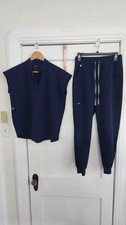 FIGS WOMENS SCRUB RAFAELA TOP AND ZAMORA JOGGERS SET SIZE EXTRA SMALL