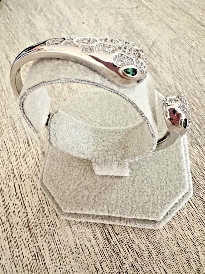 Brazalete Brazalete Serpiente Bisagras Blanco Pavé Estrás Ojos Verdes Tono Plata Foto 2 de 4