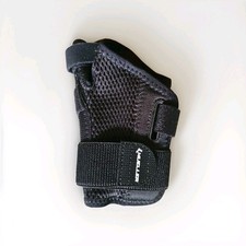 M ller Sports Reversible Thumb Stabilizer - Black