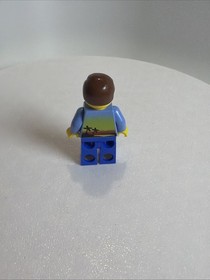 Lego 3182 - City Airport Man Medium Blue Shirt Palm Trees Sunset Minifig - 2010