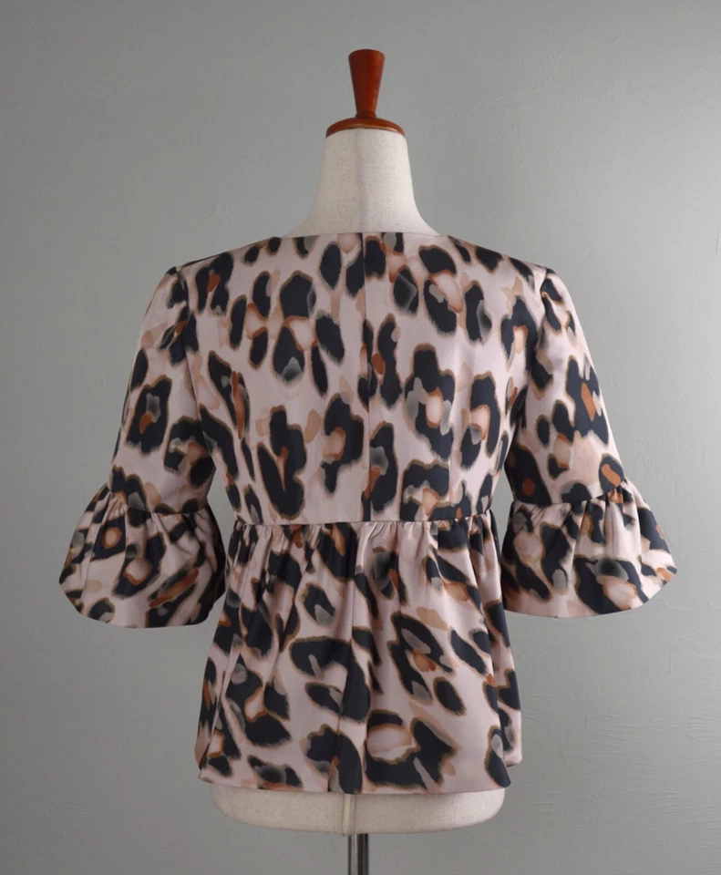 Chaqueta corta RED VALENTINO $735 linterna leopardo manga con volantes claros talla 42 Foto 4 de 4