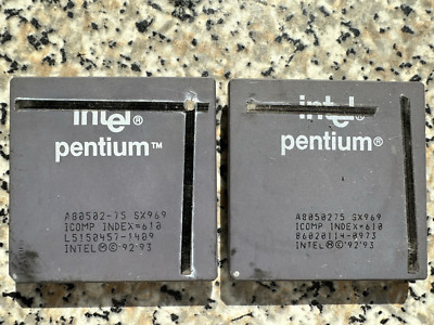 3x Intel Pentium 1 - 75 MHz - CPU - Prozessor. Davon 1x mit Kühlkörper
