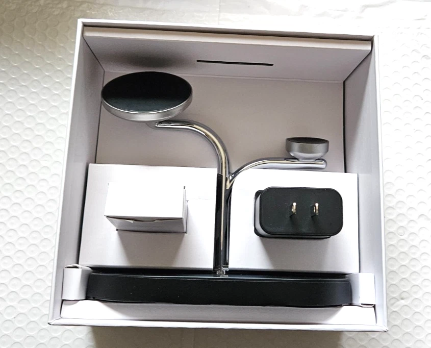 Samsung 3-in-1 Qi2 15W Magnetic Wireless Charger Charging Stand - Black - Image 3 of 4