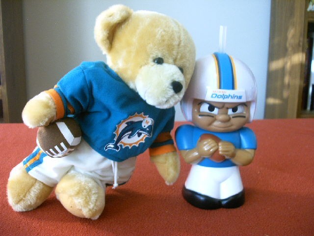 Vintage Miami Dolphins NFL Big Sip Cup Stuffed Bear Memorabilia Collectibles