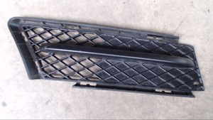 Luftgitter Vorne Rechts 51117154552 BMW 320d DPF Bj 2005 E90 / E91/ 2434380