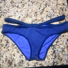Victoria's Secret Panties Hiphugger/Culotte Caresse-Hanches Blue Nylon Medium