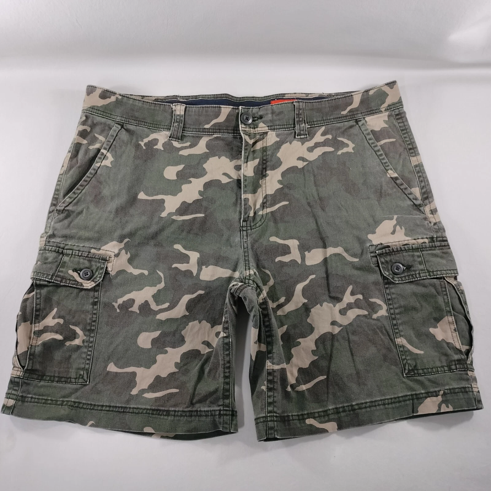 St. John's Bay Cargo Shorts Green Camo Comfort Stretch Mens Size 42
