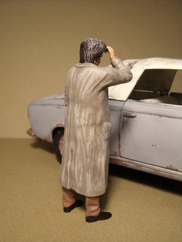 1/18 FIGURE  COLUMBO PETER FALK  VROOM  PAINTED  SOLIDO  WELLY  NOREV MINICHAMPS - Image 3 of 4