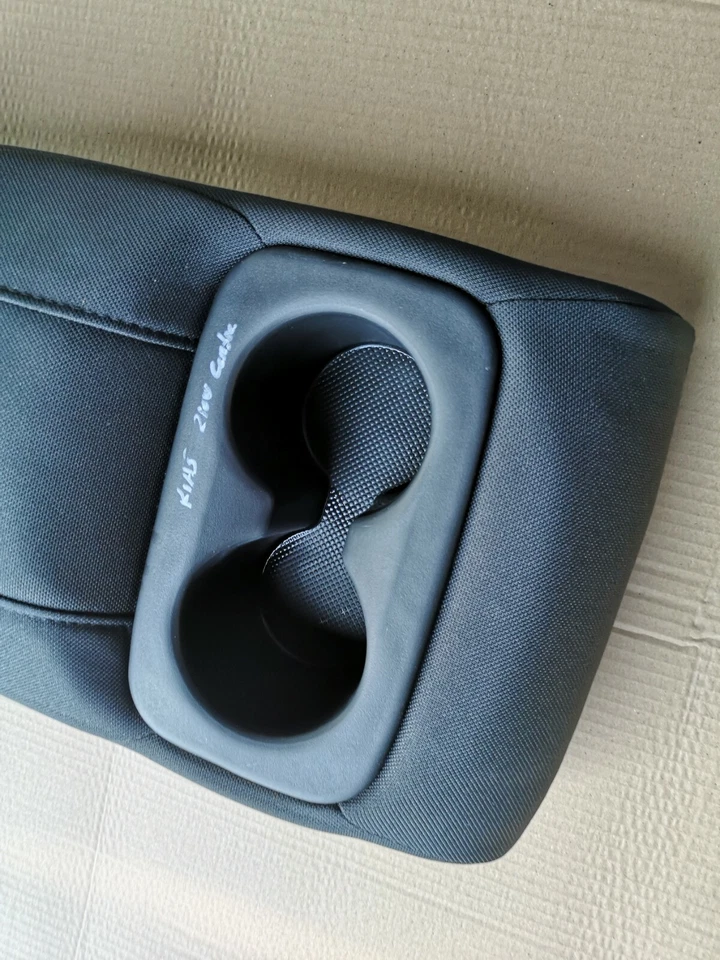 KIA SORENTO 2012 MK2 REPOSABRAZOS TRASERO SOPORTE TAZA Foto 2 de 4