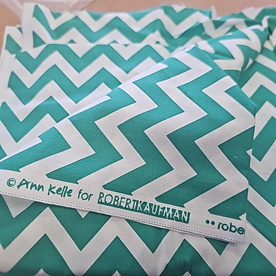 4 Yd Re Mezcla Chevron Raya Verde Pre Corte Robert Kaufman  Foto 2 de 2