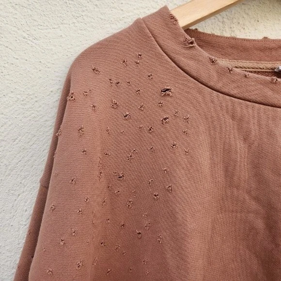alo-yoga fierce distressed crop long sleeve sweatshirt
