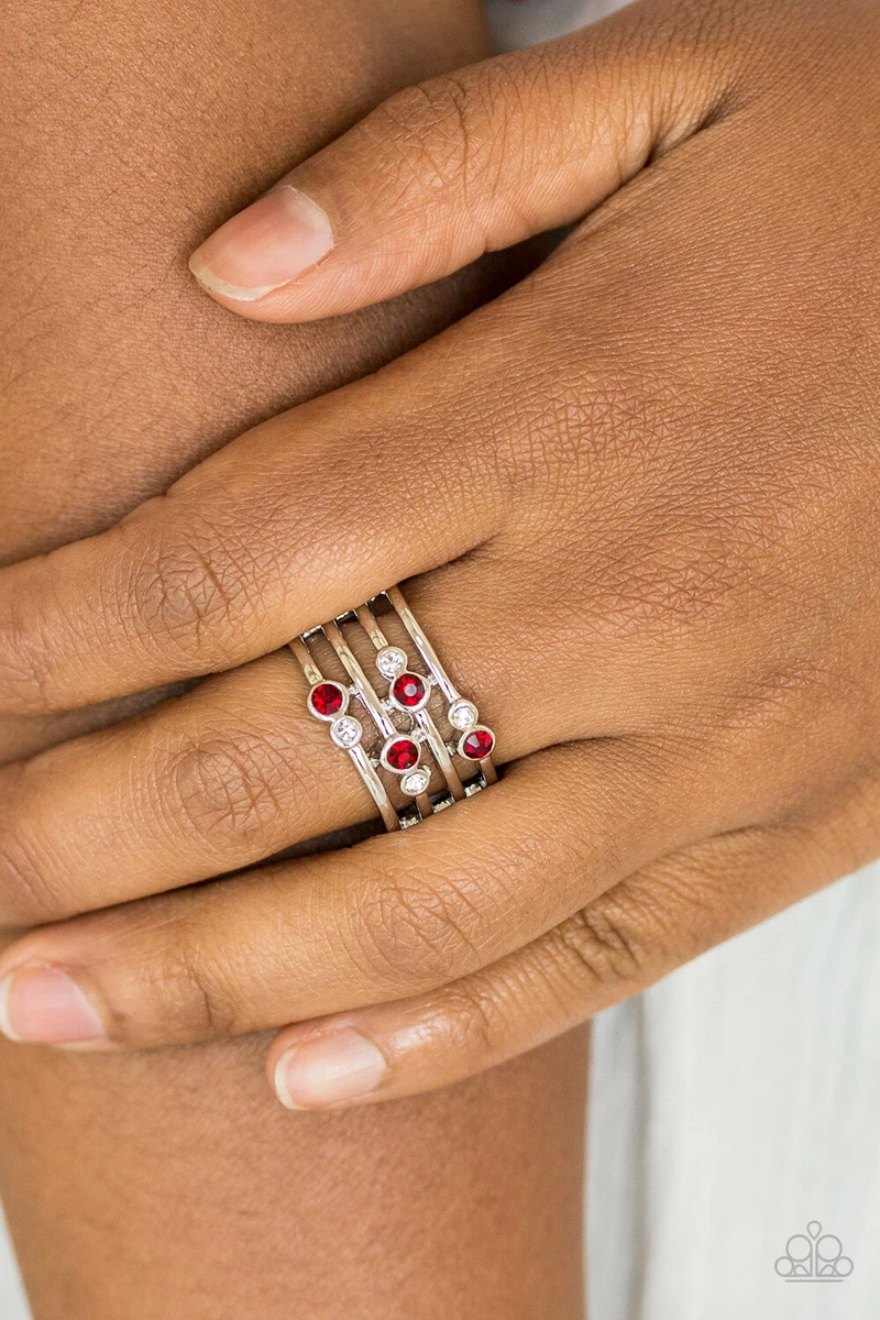 Sparkle showdown white ring best sale paparazzi