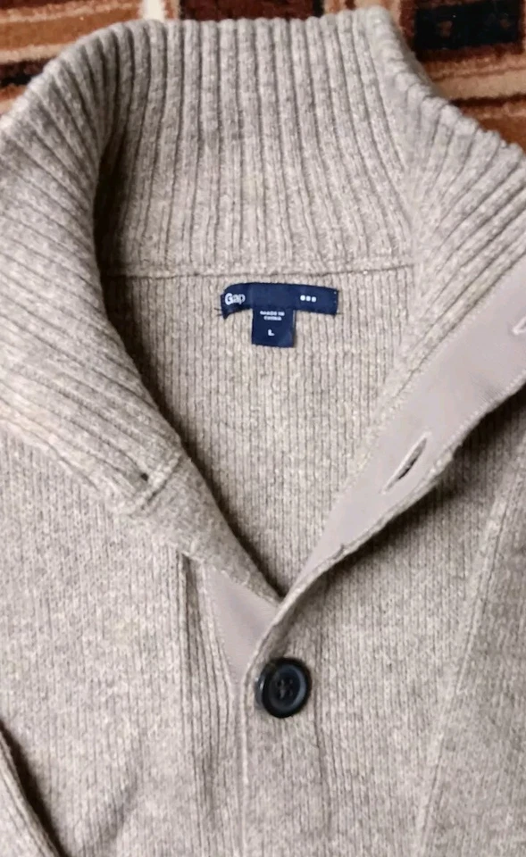 Men's GAP Cardigan Sweater - Size Large - Image 3 of 4