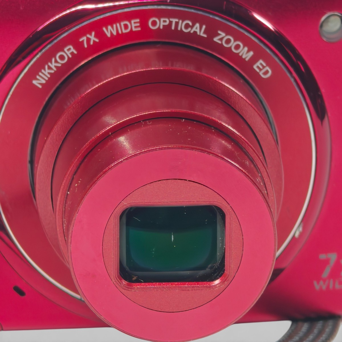 Nikon COOLPIX S3400 Digital Camera Red 20MP 7x Zoom 720p Boxed