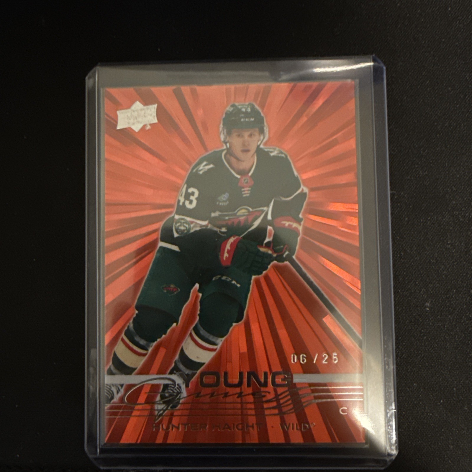 Hunter Haight Young Guns Red Outburst /25 #475 | 2025-26 Upper Deck Series 2