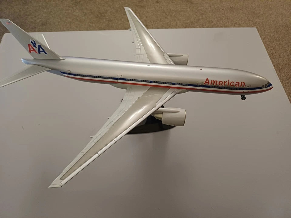 Herpa 1:200 Airliner Boeing 777-200 American Airlines Art Nr 550062 - Image 3 of 4