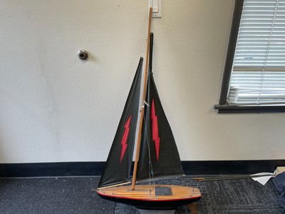 Large Dumas Lightning Sailboat, specifically the model kit