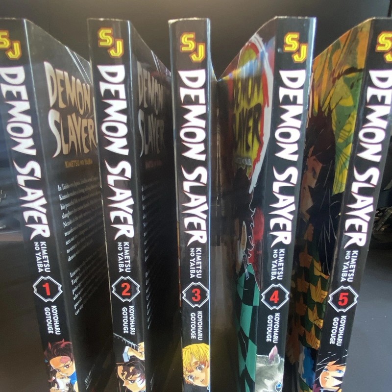 Demon Slayer: Kimetsu no Yaiba Manga Lot Vol 1-5 VIZ Media English SC