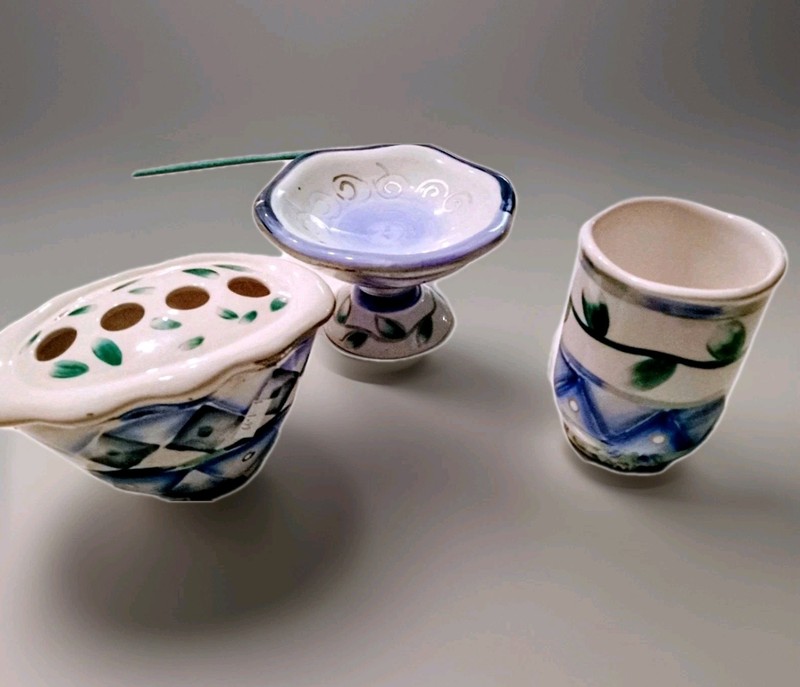 WAMSUTTA CERAMIC 3 Pc SET SOAP DISH CUP & TOOTHBRUSH HOLDER SWIRL LEAF BLUE...