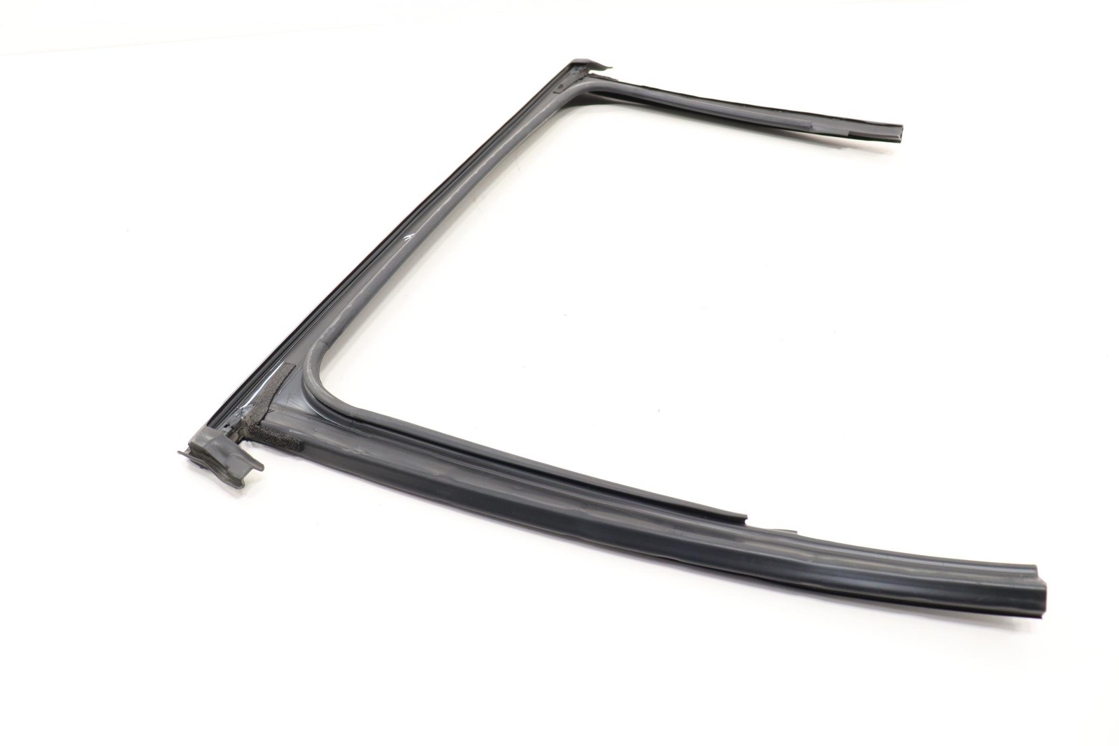 2017 - 2025 JEEP COMPASS REAR RIGHT SIDE DOOR WINDOW GLASS WEATHERSTRIP OEM