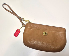 Vintage Y2K Coach Park Tan Leather Wristlet w/Turn Lock and Hangtag