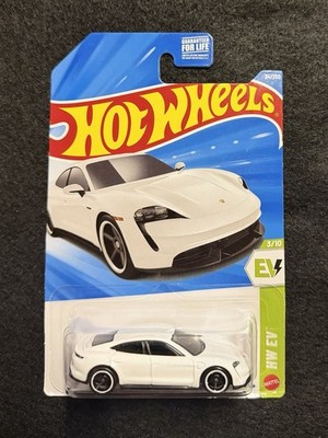 2026 Hot Wheels #34 HW EV 3/10 - PORSCHE TAYCAN TURBO S White 34/250 - NEW
