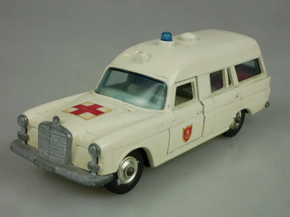 K-06B Mercedes Benz 'Binz' Ambulance - 81419 Matchbox Kingsize Lesney - Bild 2 von 4