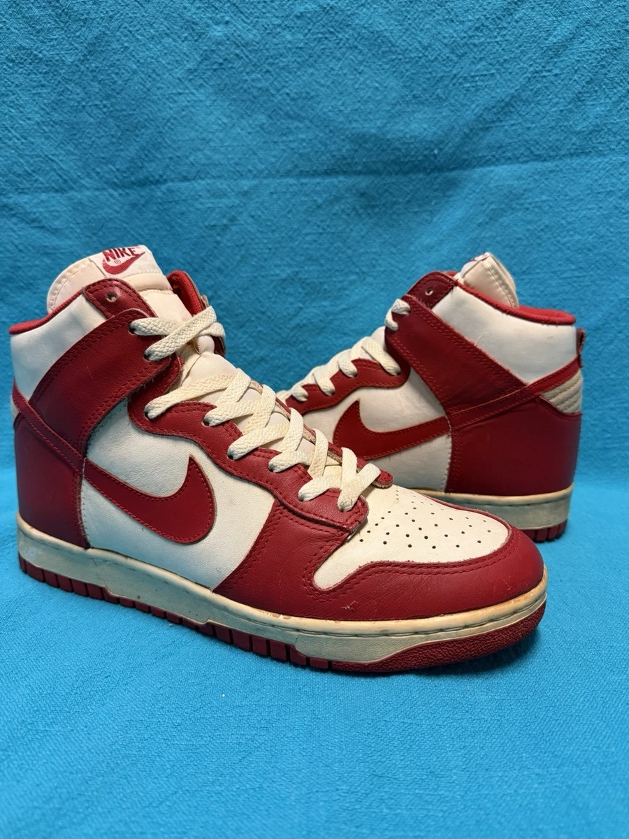 Preços baixos em Calçados vintage originais Nike Vermelho para