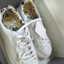 Ted Baker Womens Sneakers White Shoes Floral Cushioned Casual Size 9 New In Box