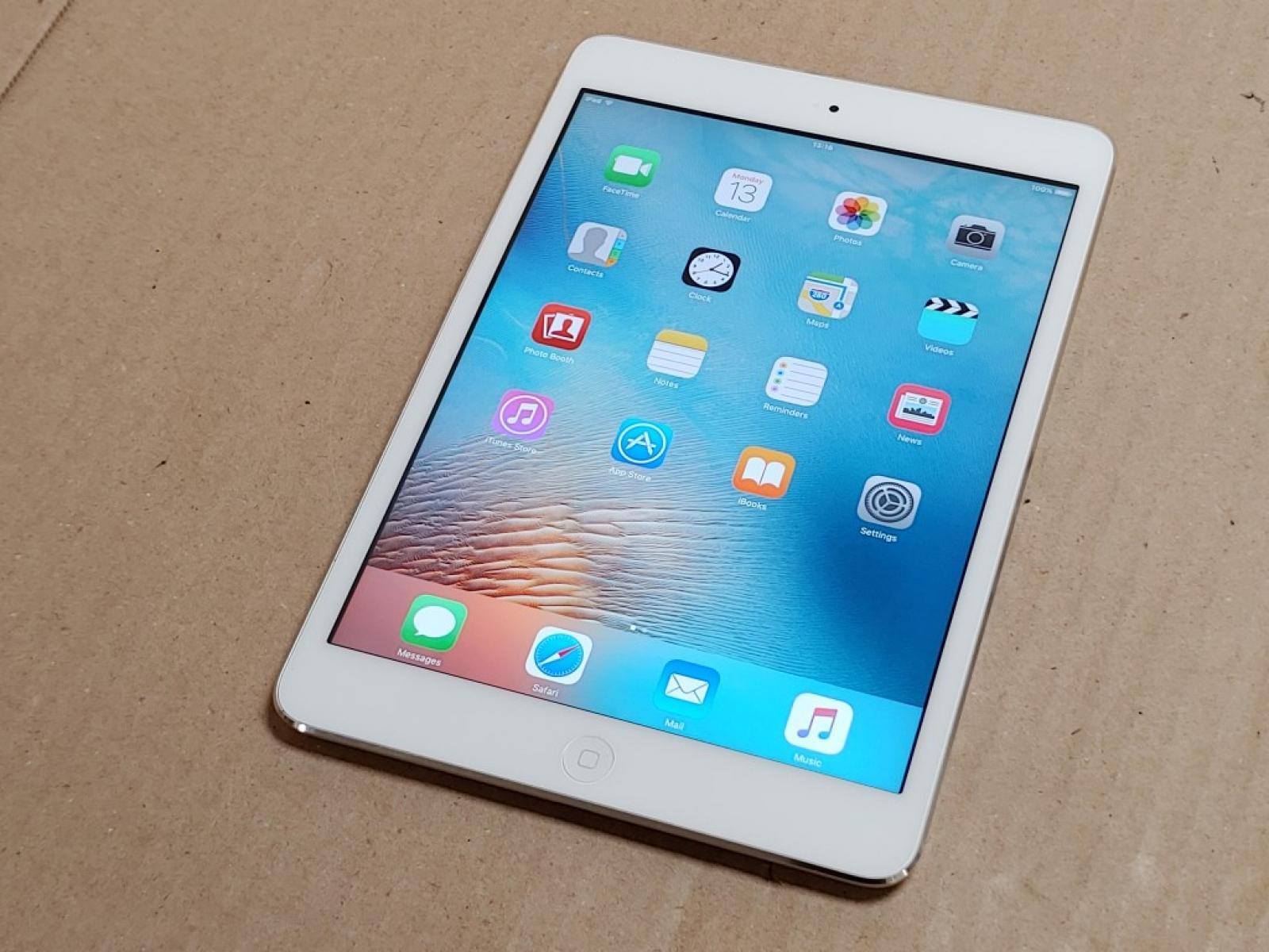 Apple iPad Mini 2012 (1st Gen) 16GB LED Display 7.9