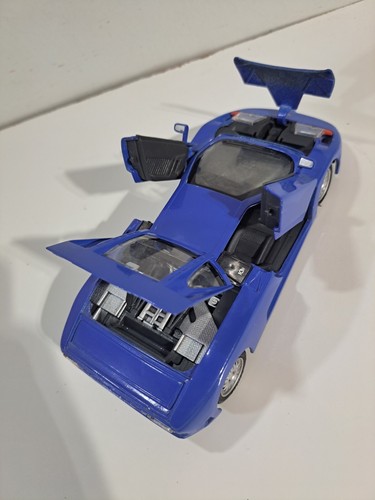 Maisto 1:24 Scale Blue Die Cast 1992 Bugatti EB110 Supercar - Picture 12 of 12