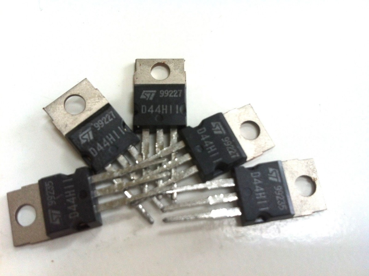 D44H11 STMicroelectronics - Transistor: NPN | bipolare; 80V; 10A D44H11 STMicroelectronics - Transistor: NPN | bipolare; 80V; 10A