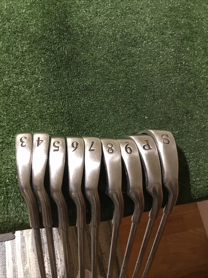 Acer Series 2001 Flow Weight Design Irons Set (3-PW-SW) Stiff Power Flo Steel - Image 2 of 4