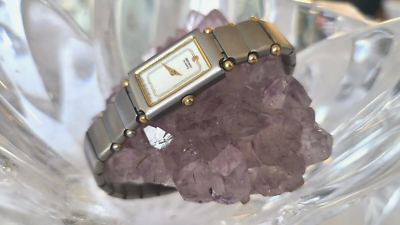 Montre Seiko Quartz Femme Acier Inoxydable Couleur Mauve - Années 80, Neuve De Stock Avec étiquettes