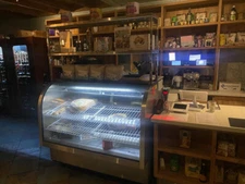 5ft Deli Showcase. Comes with a 5 ft stainless steel double shelf rack.  DELI