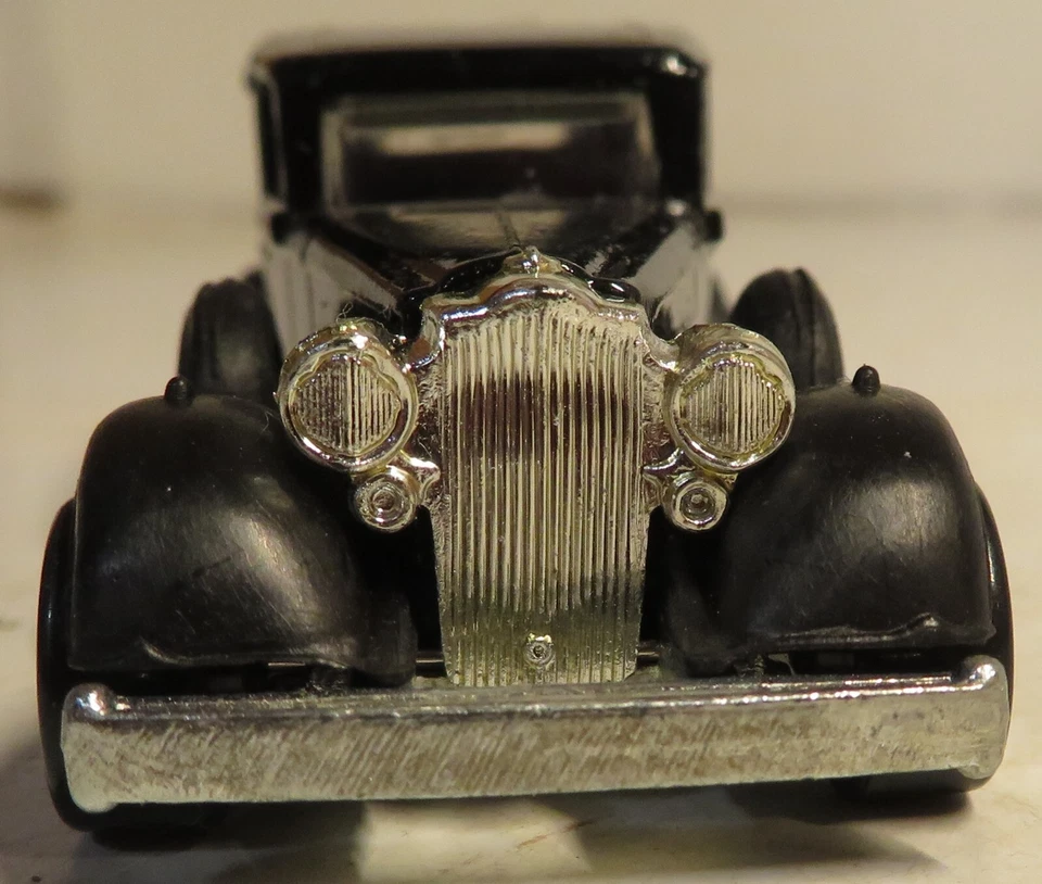 Coche de juguete suelto Hot Wheels Classic Packard paredes blancas negras 1982 China sedán años 30 Foto 3 de 4