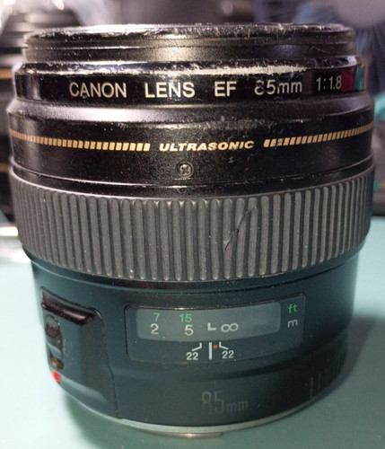 Canon Ef 85mm f/1.8 USM lens *no AF, has err01*