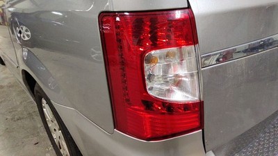 2011-2016 Chrysler Town & Country LH Driver Taillight Lamp Nice!